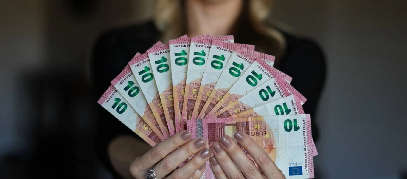 ΟΠΕΚΑ: Πότε θα καταβληθεί στους δικαιούχους η 4η δόση του οικογενειακού επιδόματος